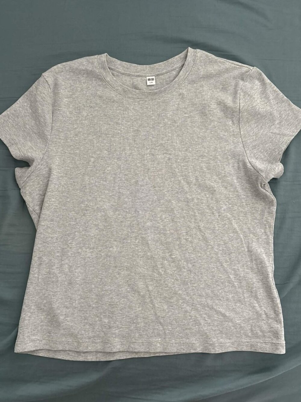 Uniqlo - Grey crewneck tee
